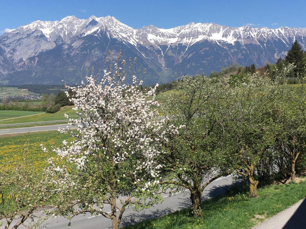 Apartment Wiesenhof - Natur & Weitblick Ueber Innsbruck - Ladestation Fuer Elektroautos Buitenkant foto