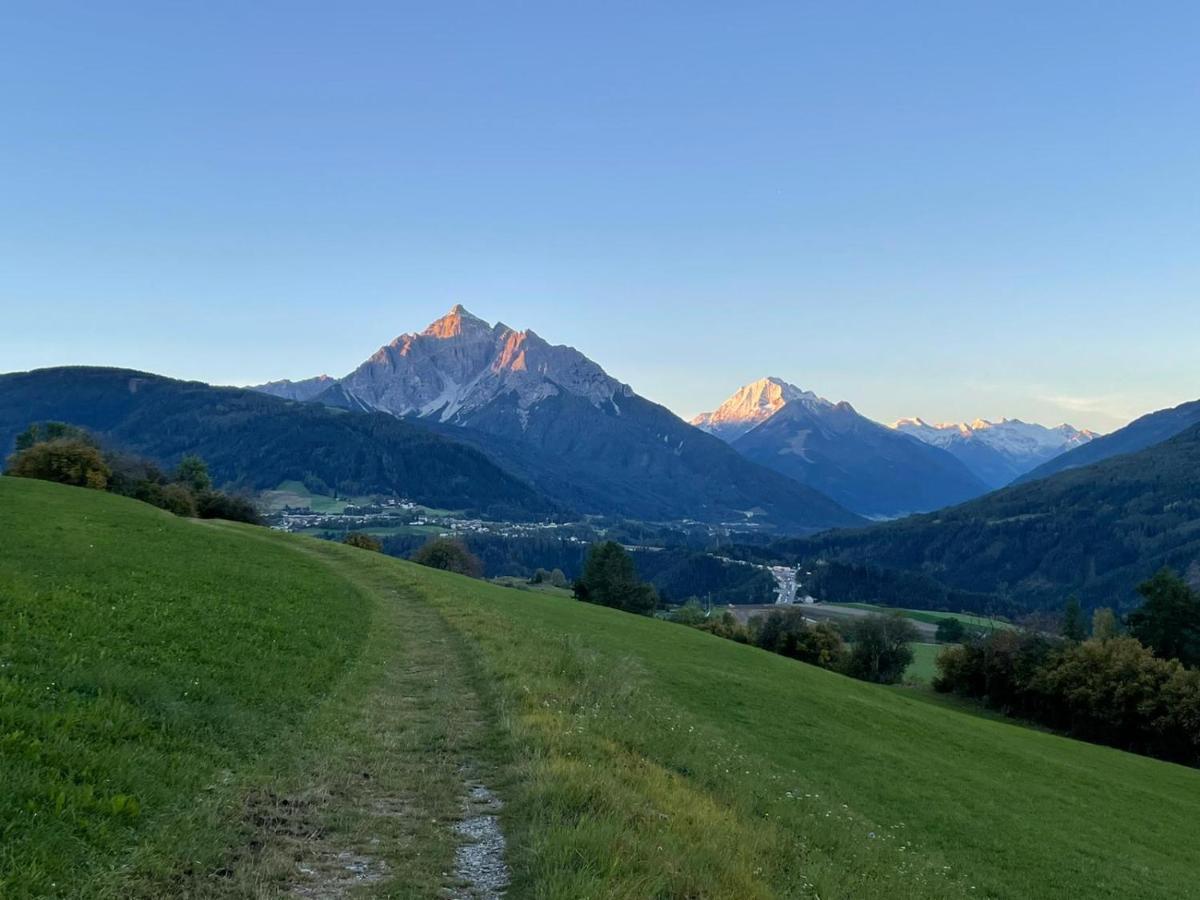 Apartment Wiesenhof - Natur & Weitblick Ueber Innsbruck - Ladestation Fuer Elektroautos Buitenkant foto